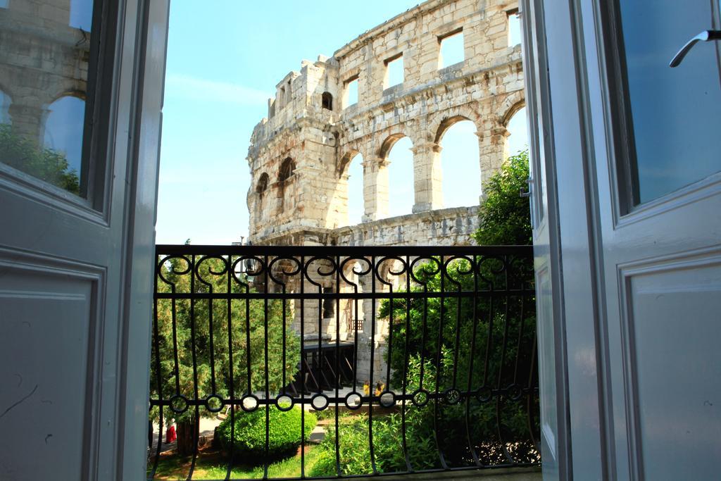 Amphitheatre Premium Apartment With Seaview Pula Eksteriør billede