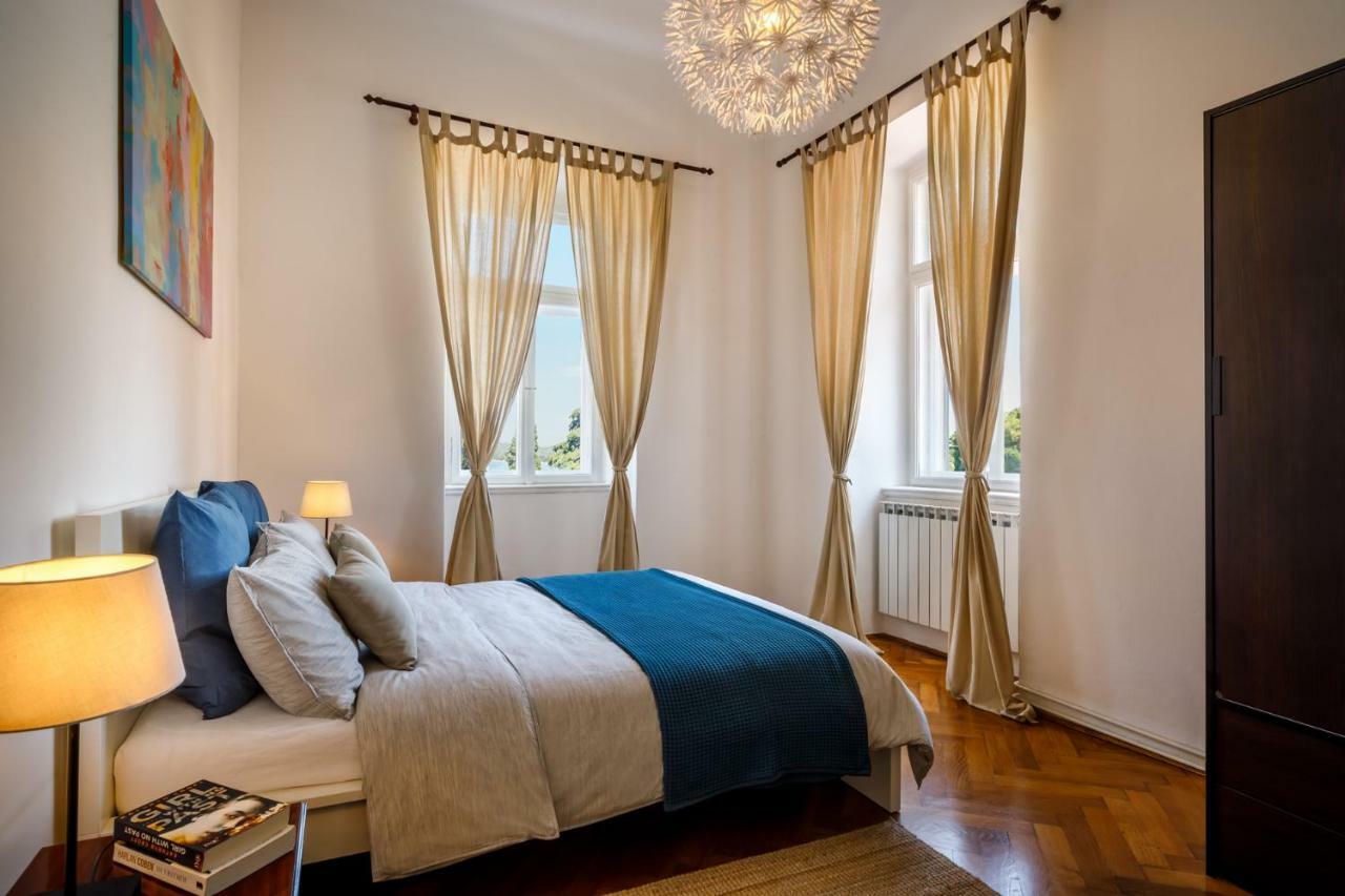 Amphitheatre Premium Apartment With Seaview Pula Eksteriør billede